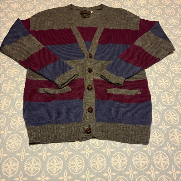 Vintage Eddie Bauer 100% wool cardigan - Picture 2 of 8